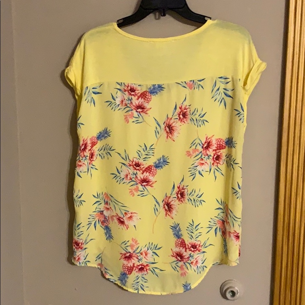 Flowy top. - Picture 2 of 2